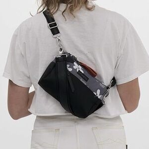 Sherpani Skye crossbody bag